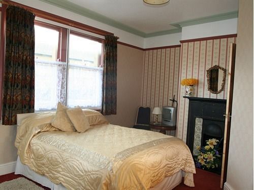 جسر باتيلي Lyndale Guest House المظهر الخارجي الصورة